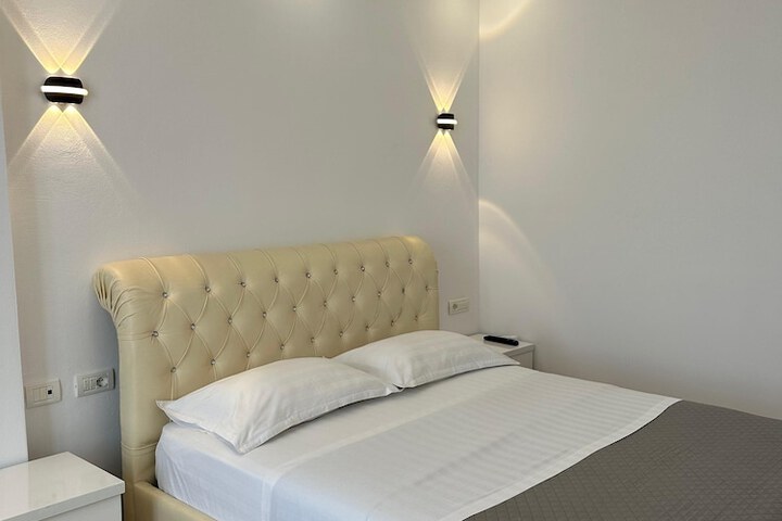 Room 16 of 22