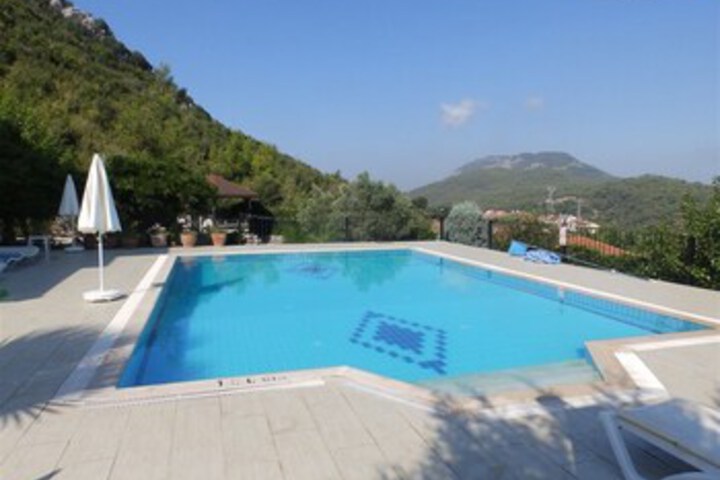 Pool 50 of 66