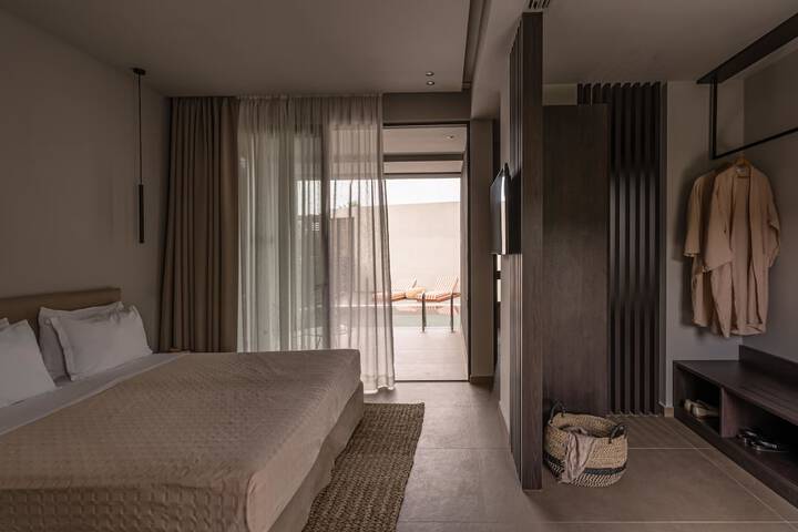 Room 33 of 221