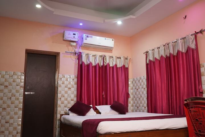 Room 6 of 33