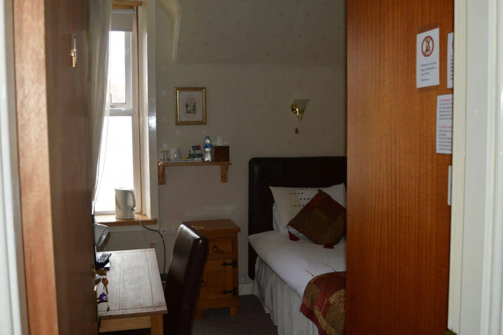 Photo 3