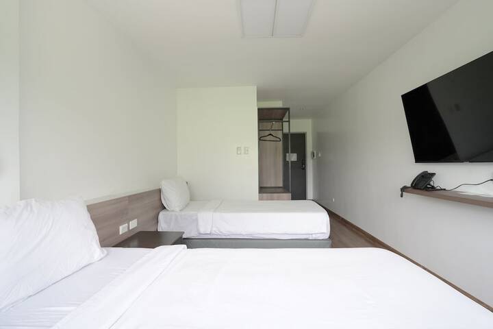 Room 4 of 30