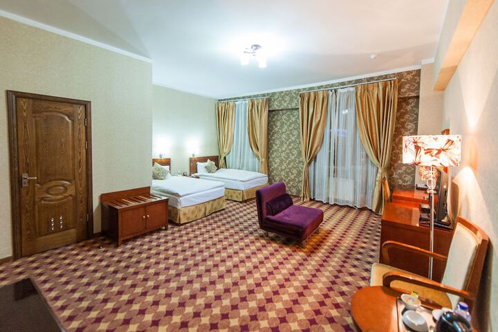 Room 17 of 48