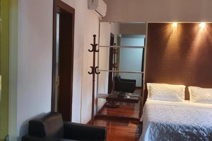 Room 10 of 46