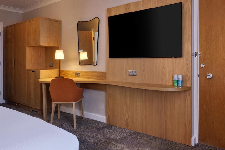 Room 13 of 103