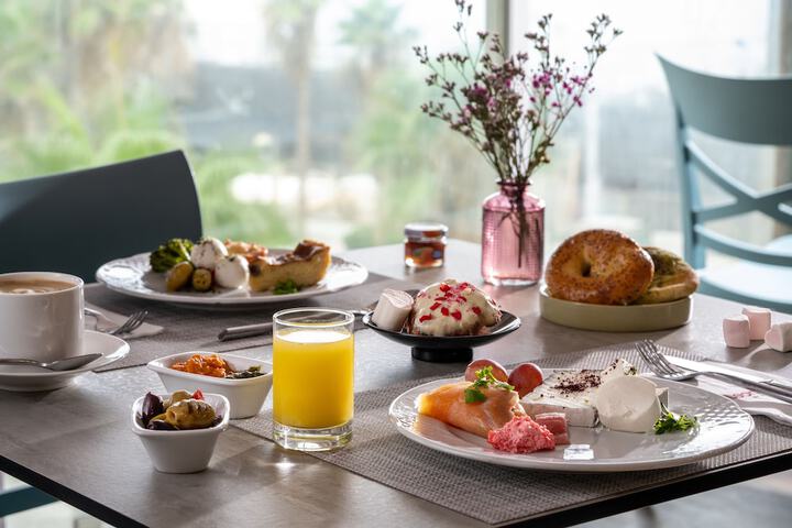 Breakfast/Coffee Service 38 of 48