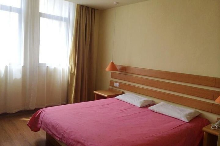 Room 5 of 42