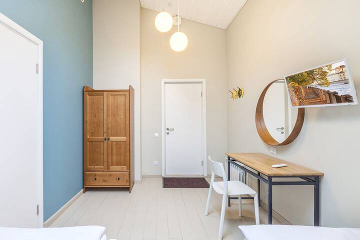 Room 14 of 49