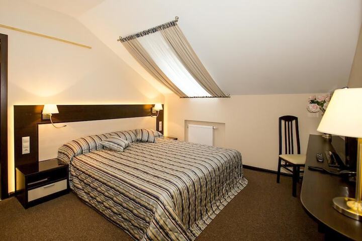 Room 16 of 45
