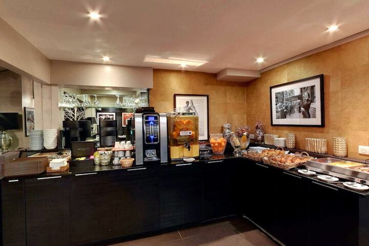 Breakfast buffet