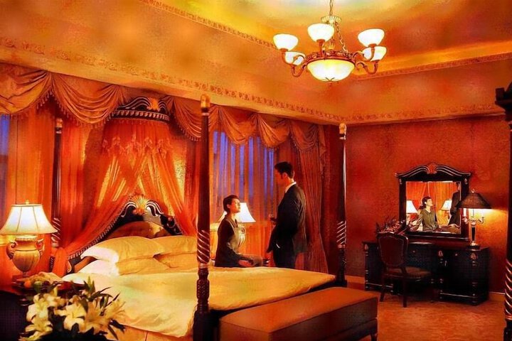 Room 13 of 24