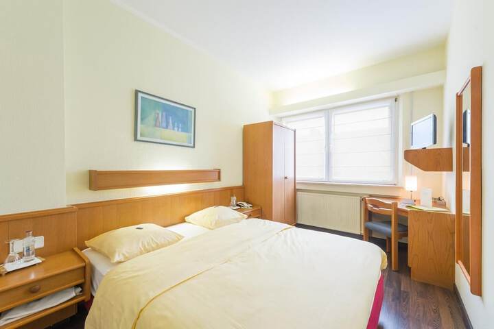 Room 13 of 47