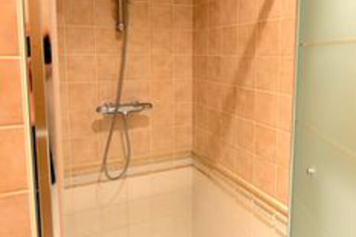 Room 10 of 74