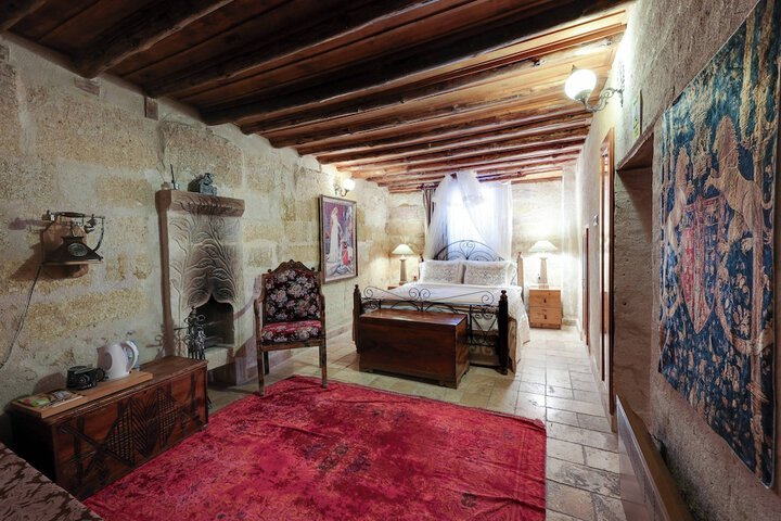 Room 30 of 74