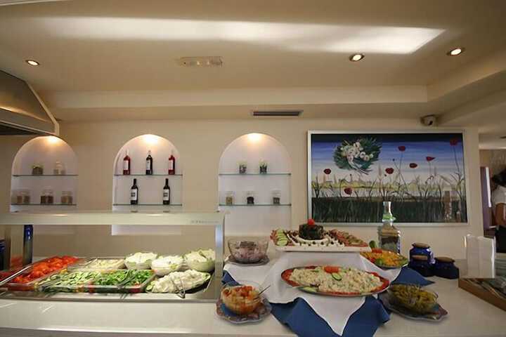 Dining 56 of 78