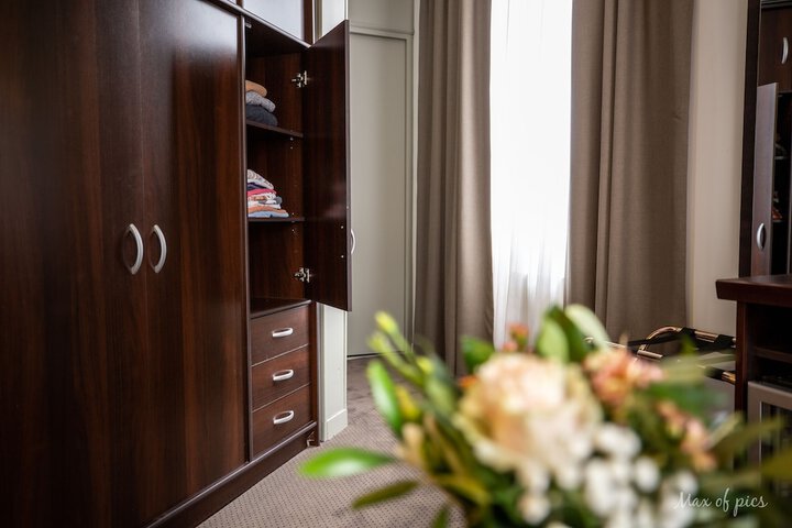 Room 10 of 49