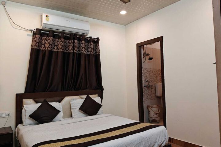 Room 10 of 38
