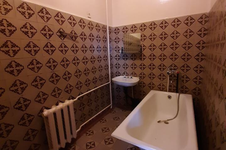 Room 71 of 100