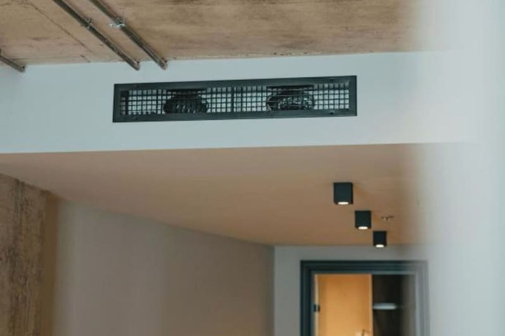 Room 6 of 44