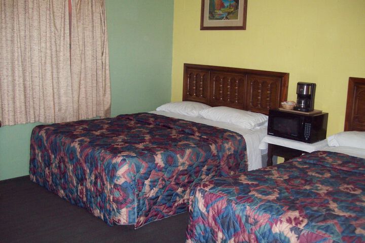 Room 9 of 40