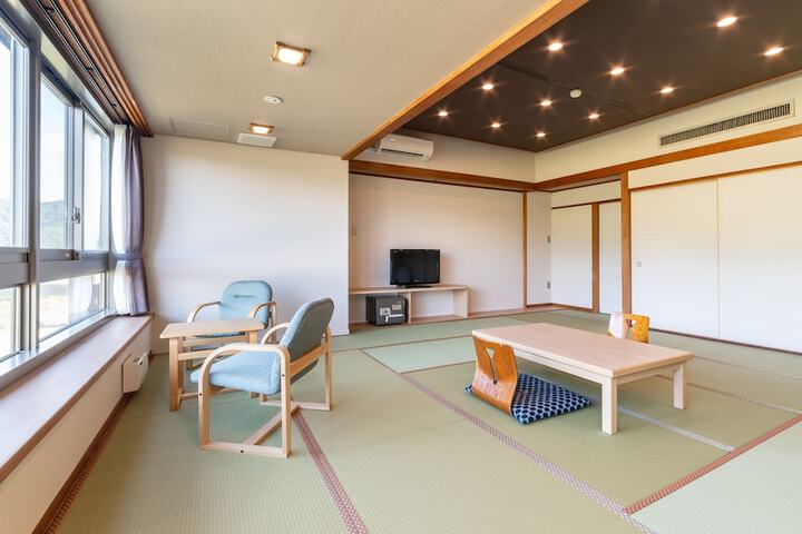 Room 17 of 59