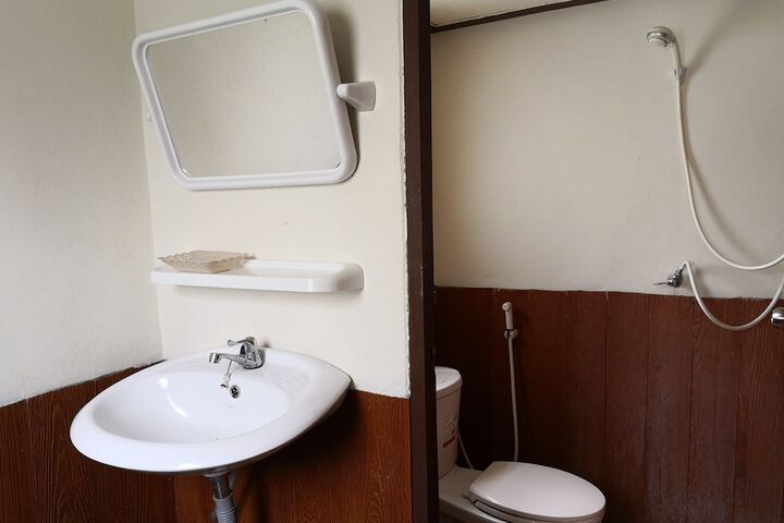Room 14 of 28