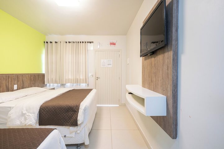 Room 16 of 39