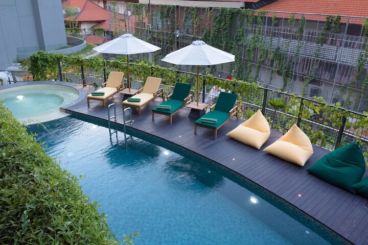 Pool 70 of 85