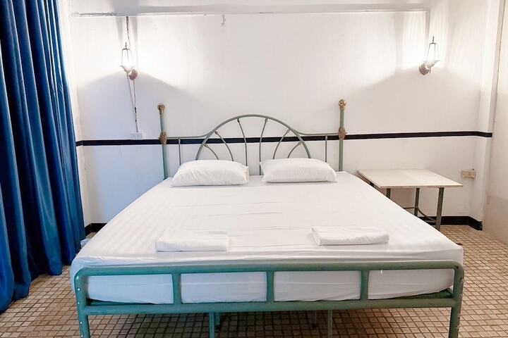 Room 10 of 15