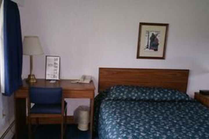 Room 10 of 44