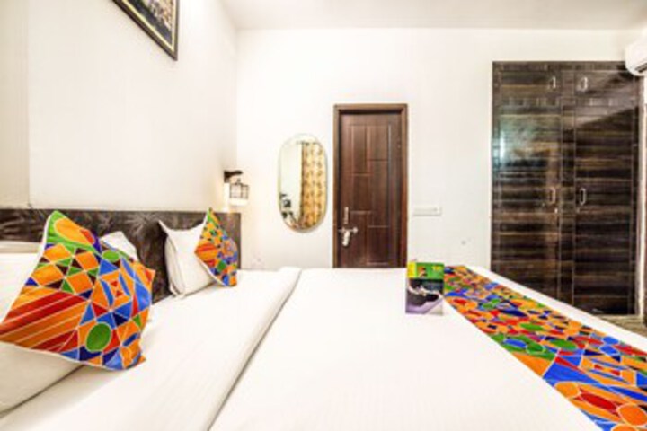 Room 8 of 25