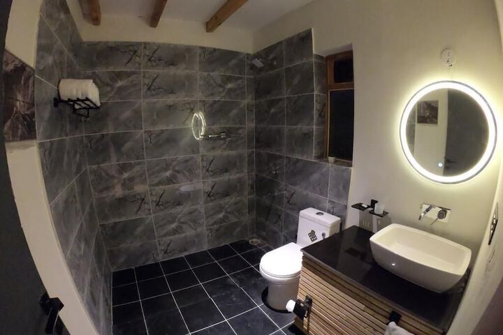 Room 16 of 26