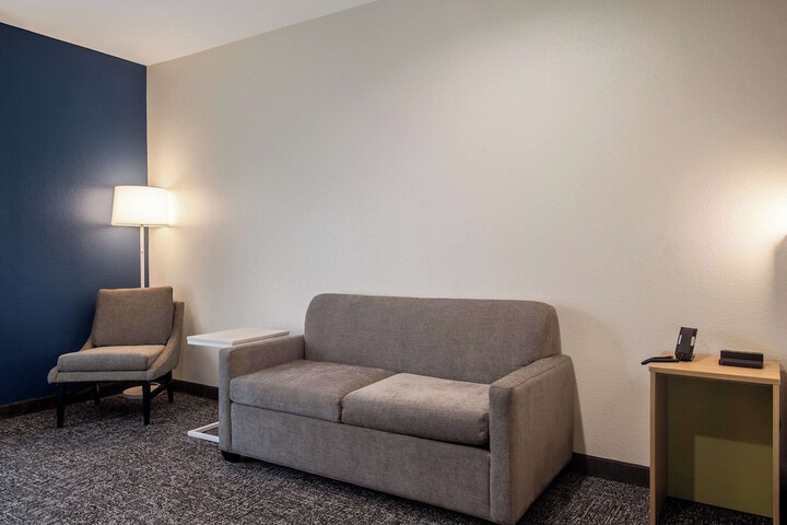 Room 27 of 46
