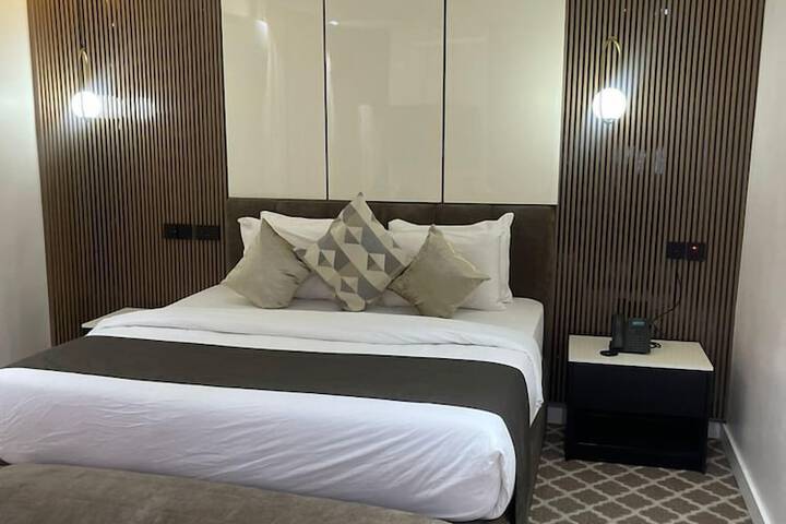 Room 5 of 21
