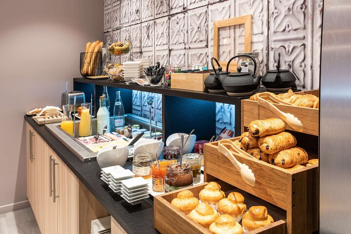 Breakfast/Coffee Service 57 of 78