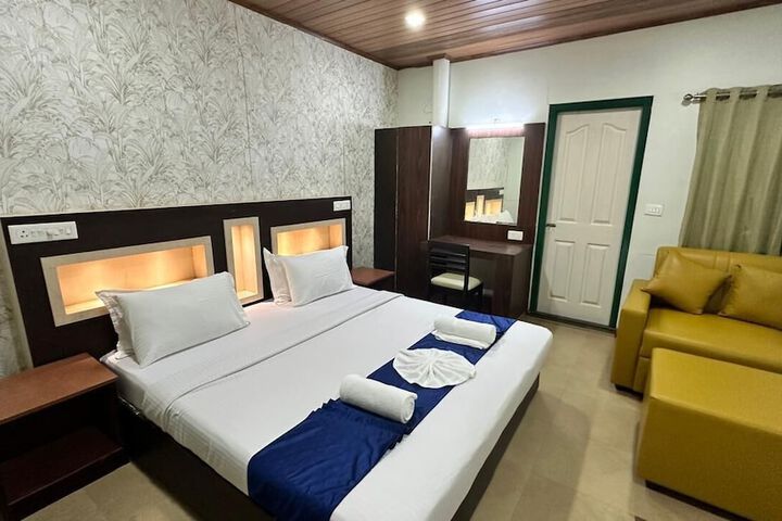 Room 4 of 27