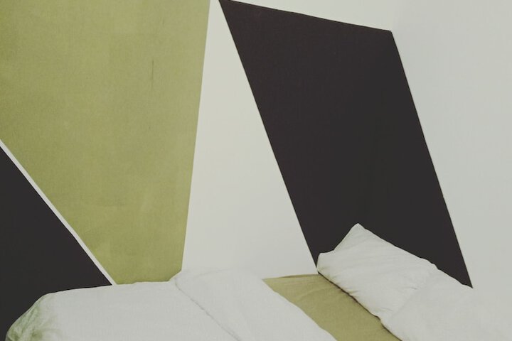Room 4 of 7