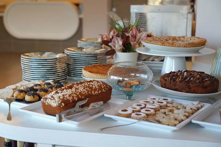 Breakfast/Coffee Service 110 of 213