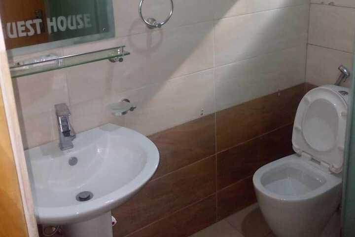 Room 20 of 35