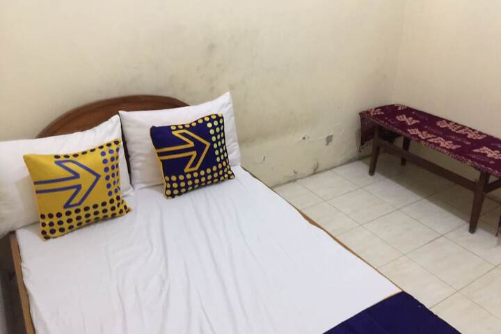 Room 11 of 25