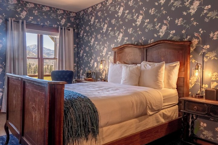 Room 2 of 89