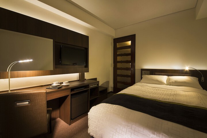 Room 8 of 75