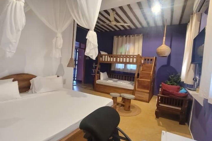 Room 34 of 80