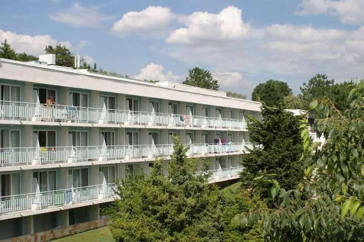 Hotel 41 of 42