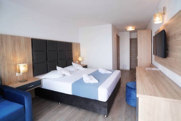 Room 18 of 38