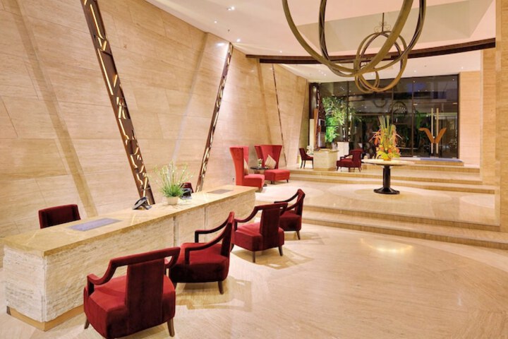Entrance & Lobby