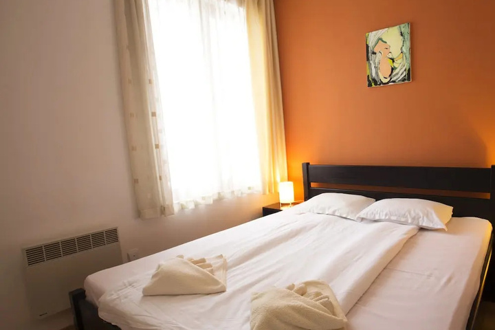 Room 2 of 16