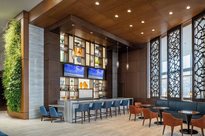 Lobby lounge