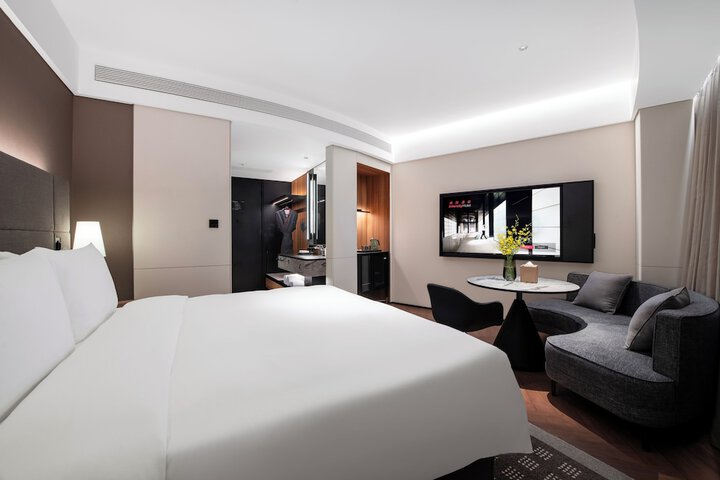 Room 12 of 70