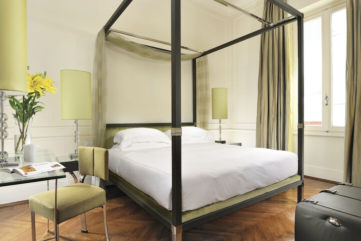 Room 15 of 76